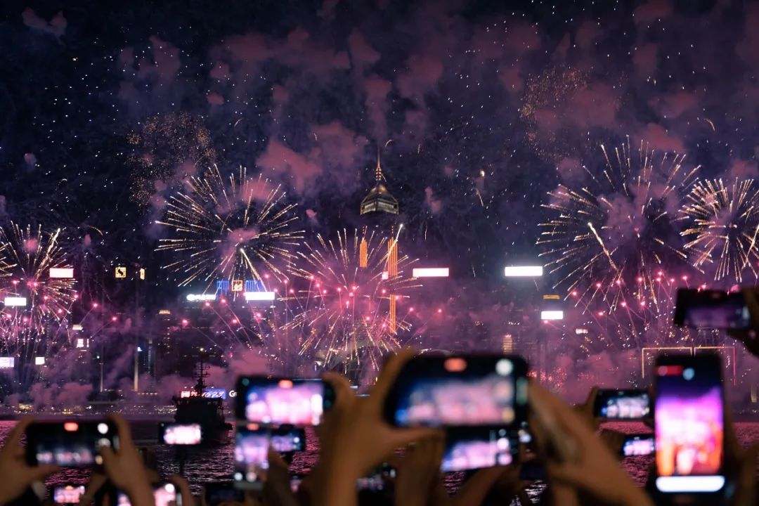 像一条河流，向前走不回头︱2024新年献词